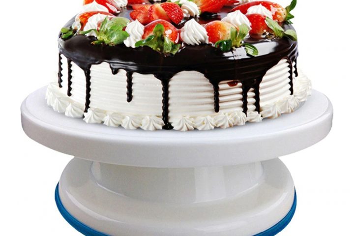 Cake Turntable: A Decorator’s Best Friend