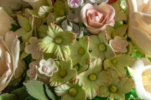 Sugar Flowers – Using the Right Tools